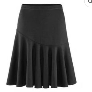 Cabi #3098‎ Black Flounce Ruffle Ponte Skater Skirt Size 6 Flip Skirt NWOT